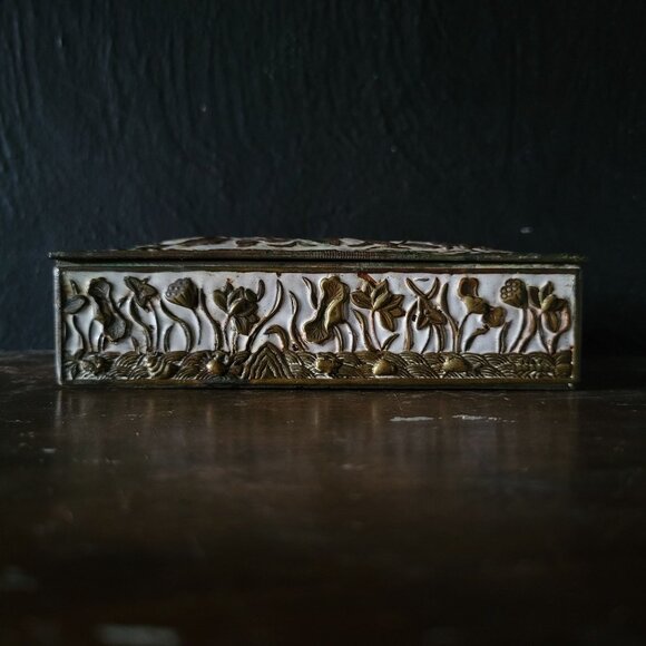 Antique Chinese Enamel on Brass Floral Cigarette Box With Hinged Lid *Read - Picture 4 of 11